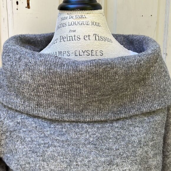 H&M, HEATHER GRAY SWEATER  BNWT Size S - Picture 2 of 9